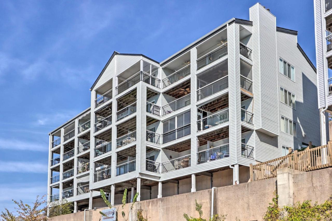 Sunny Osage Beach With Balcony And Lakefront View Εξωτερικό φωτογραφία