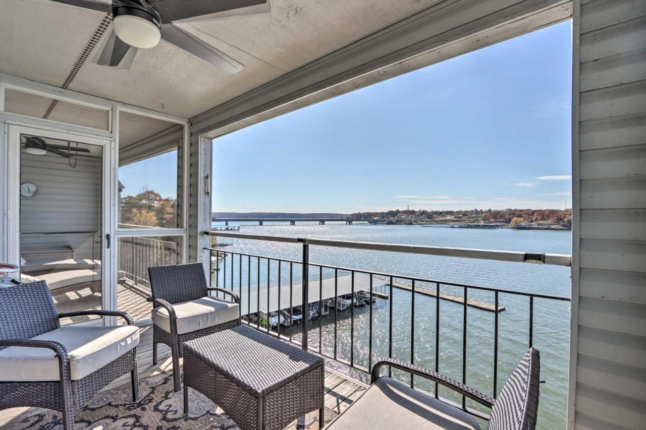 Sunny Osage Beach With Balcony And Lakefront View Εξωτερικό φωτογραφία