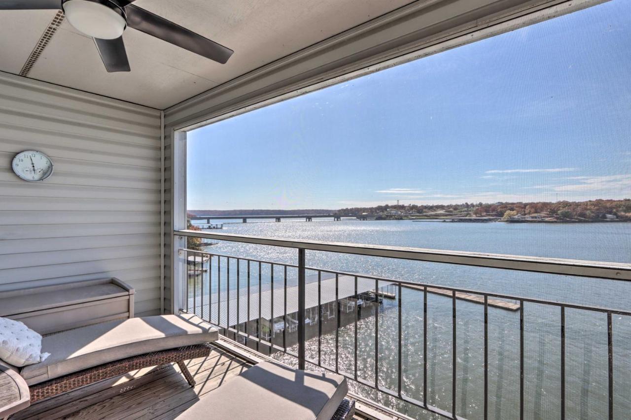 Sunny Osage Beach With Balcony And Lakefront View Εξωτερικό φωτογραφία